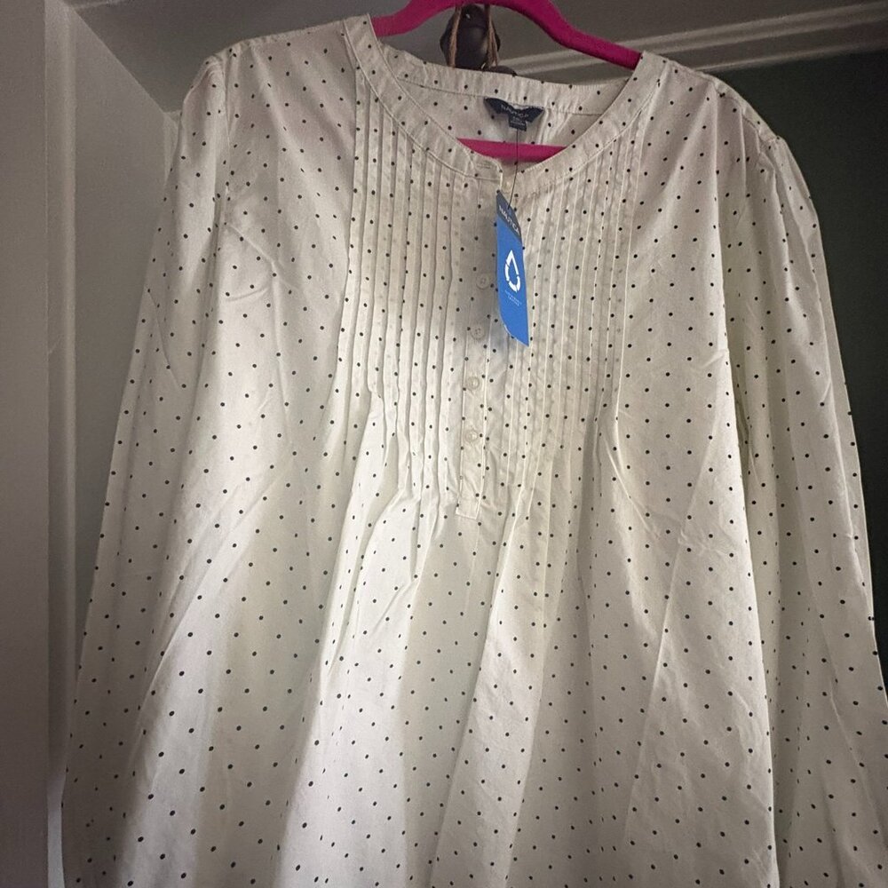 Dot pintuck blouse